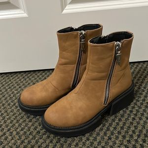 Seven7 tan boots with black platform heel bottoms Size: 8 Women’s